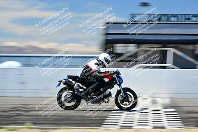 media/Mar-25-2024-Moto Forza (Mon) [[8d4319bd68]]/4-Novice Group/Session 4 Front Straight Speed Pans/